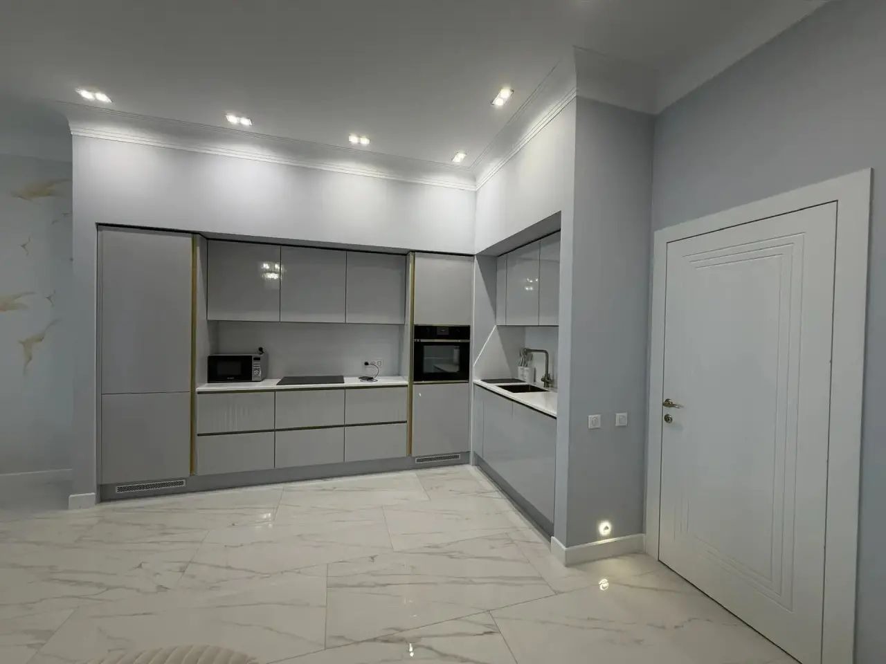 2-комнатная квартира 67,6 м² с дизайнерским ремонтом на Смоленском бульваре