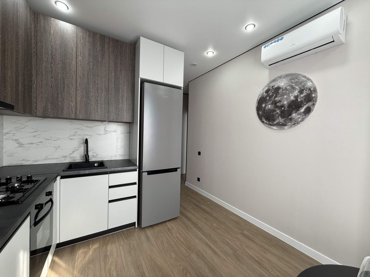 1-комнатный апартамент 36,5 м² с выделенной спальней и дизайнерским ремонтом в «Резиденциях Композиторов»